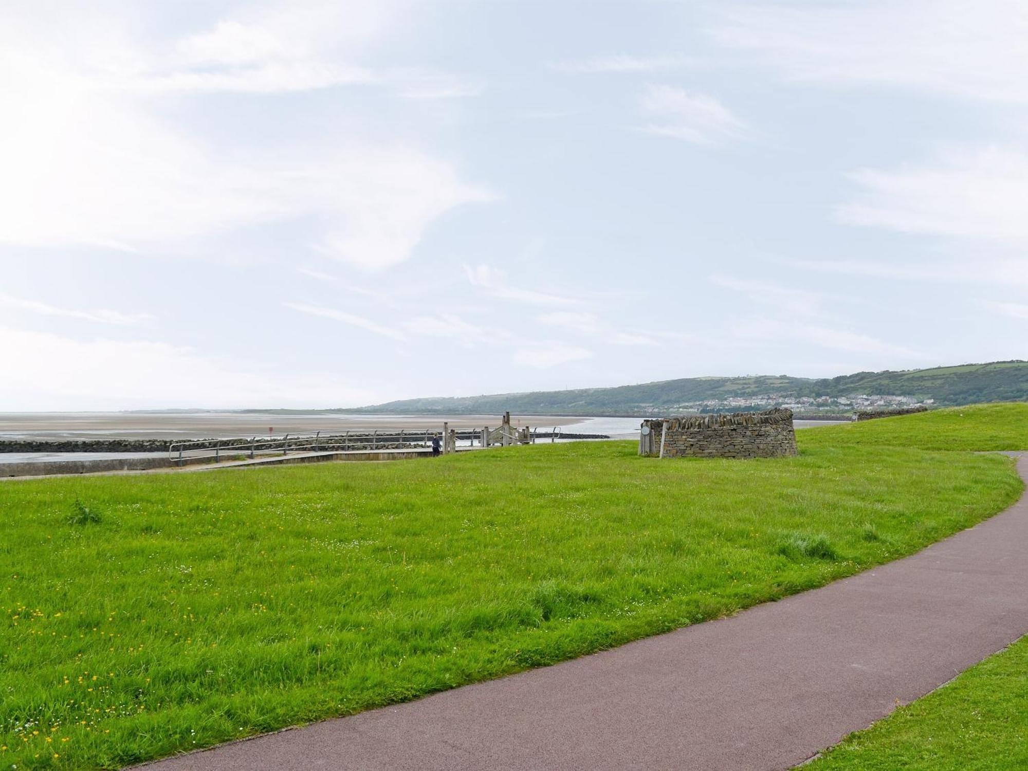 Waters Edge Villa Llanelli Eksteriør billede